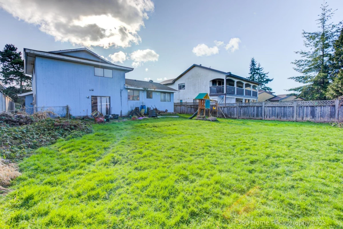 Primary Bedroom Photo of 4391 Deerfield Crescent, Richmond, BC