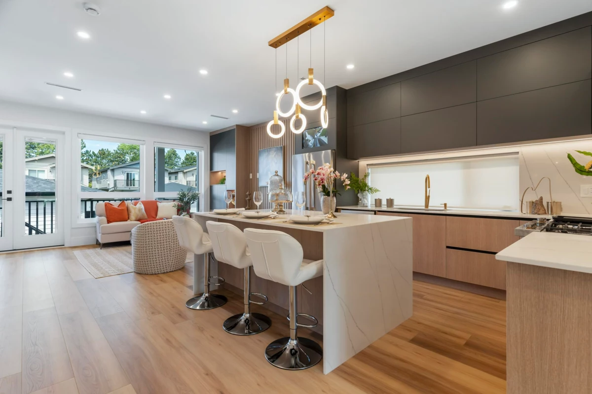 Guest Bathroom Photo of 7225 10th Avenue, Burnaby, BC