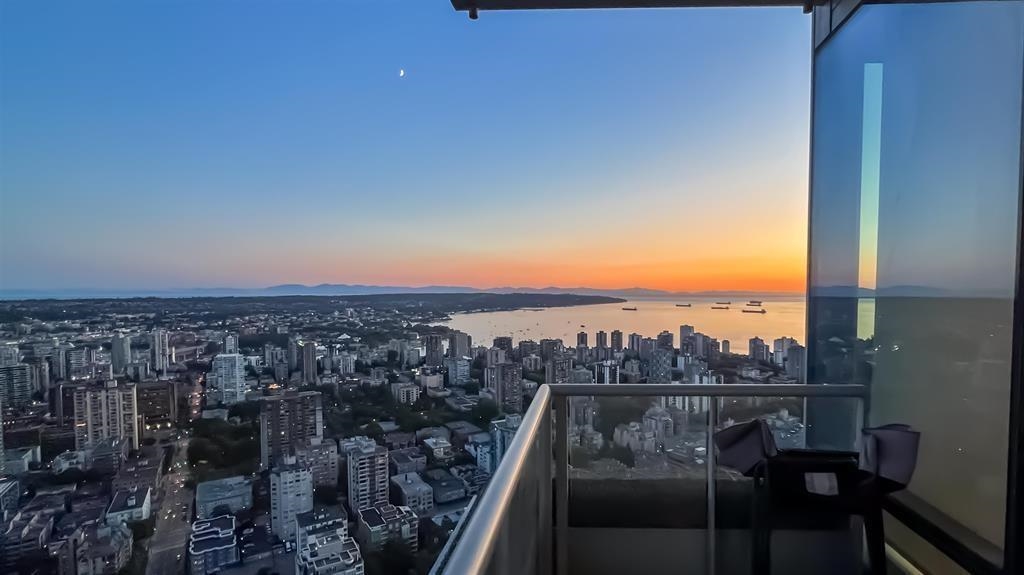 Aerial View of 5004 1128 W Georgia Street, Vancouver, BC