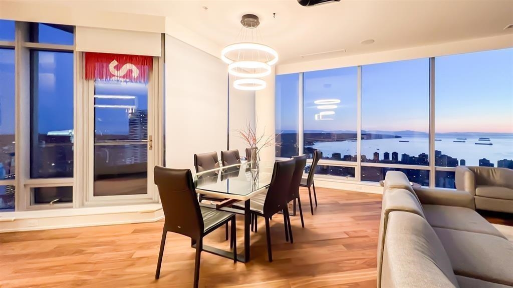 Entry Foyer Photo of 5004 1128 W Georgia Street, Vancouver, BC