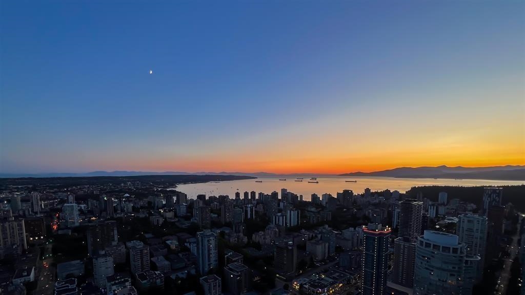 Swimming Pool Photo of 5004 1128 W Georgia Street, Vancouver, BC
