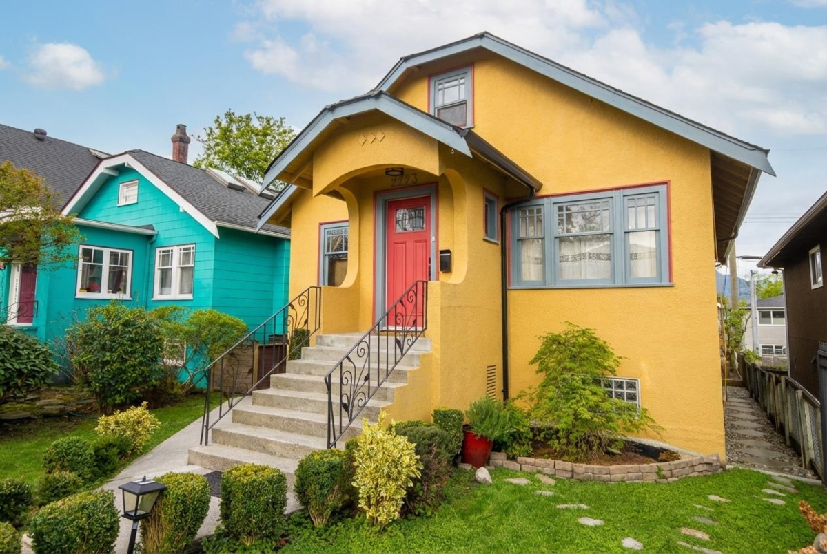 Exterior Front Photo of 2223 Graveley Street, Vancouver, BC