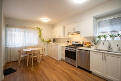 Kitchen Island Photo of 2223 Graveley Street, Vancouver, BC