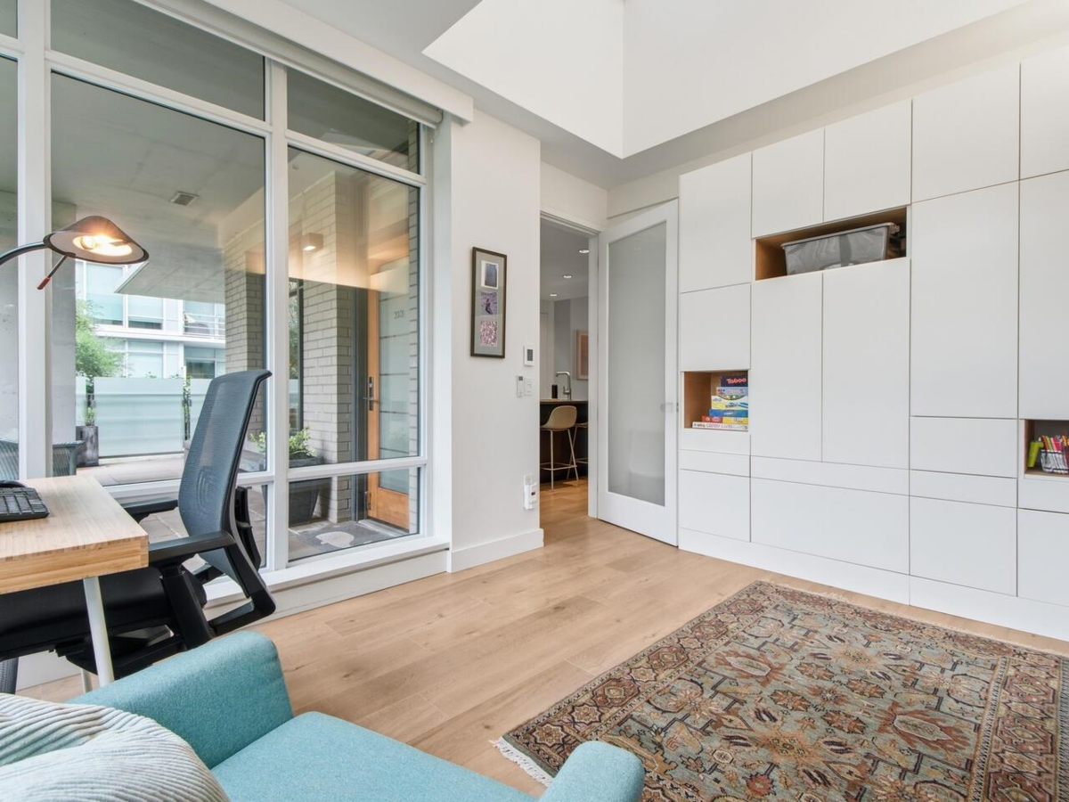 Mudroom Photo of 313 77 Walter Hardwick Avenue, Vancouver, BC