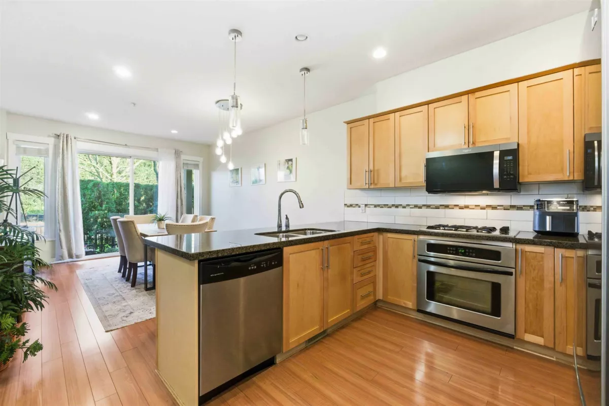 Kitchen Island Photo of 47 22865 Telosky Avenue, Maple Ridge, BC