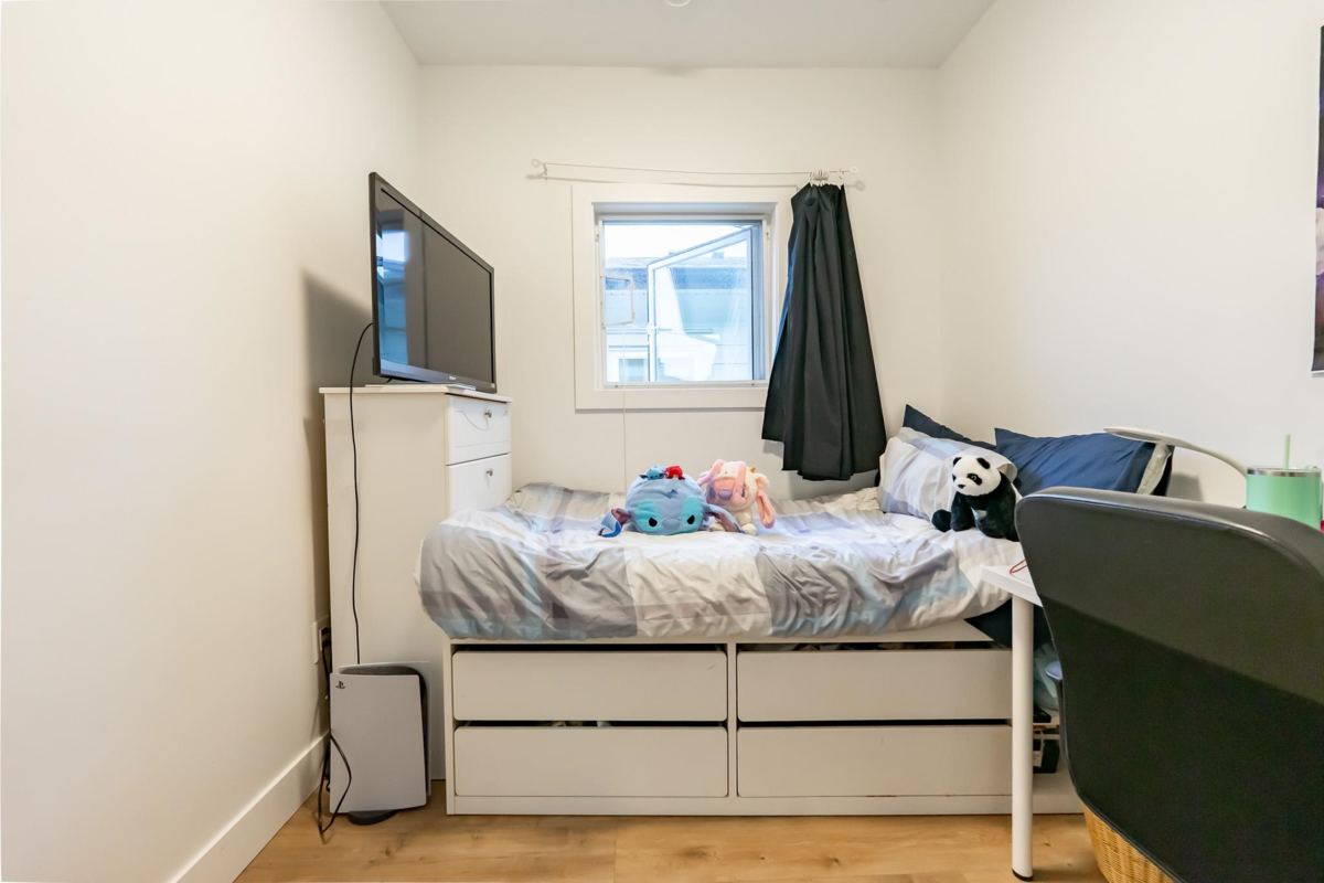 Entry Foyer Photo of 5258 Norfolk Street, Burnaby, BC