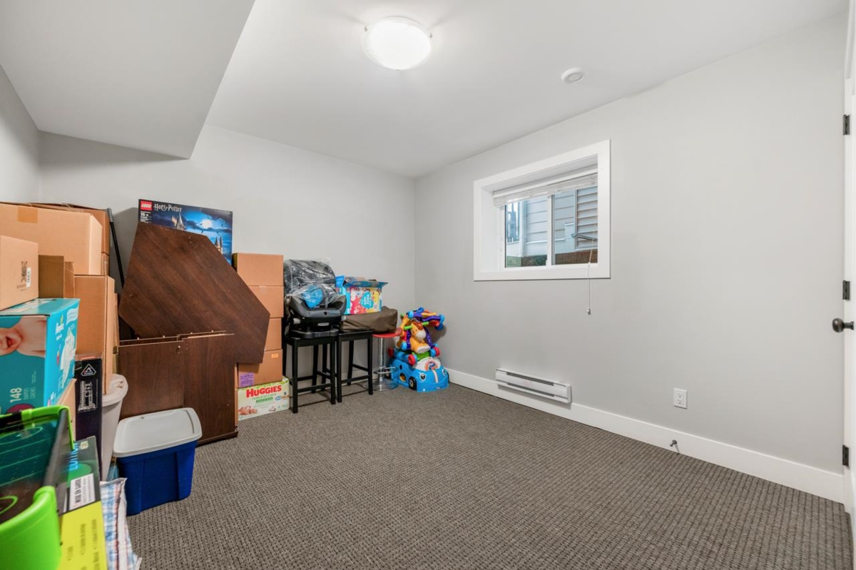 Entry Foyer Photo of 6042 138 Street, Surrey, BC