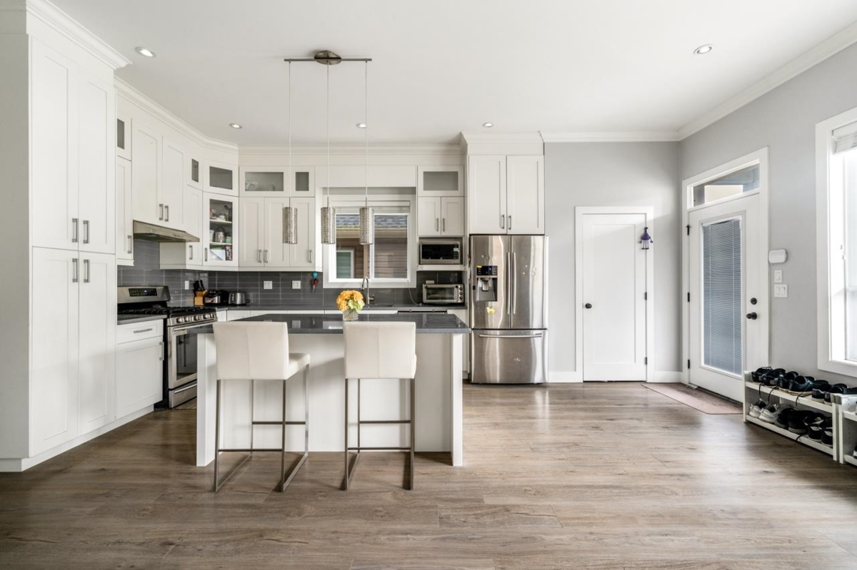 Family Room Photo of 6042 138 Street, Surrey, BC