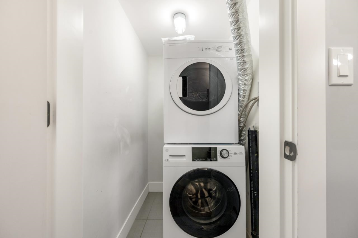 Hallway Photo of 6042 138 Street, Surrey, BC