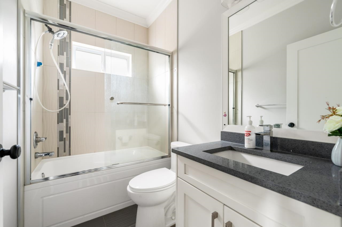 Office / Den Photo of 6042 138 Street, Surrey, BC