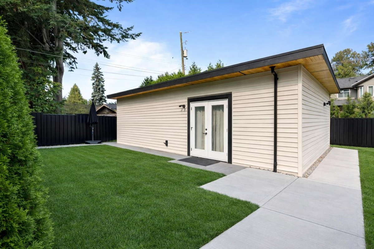 Garden / Landscaping Photo of 1421 Barberry Drive, Port Coquitlam, BC