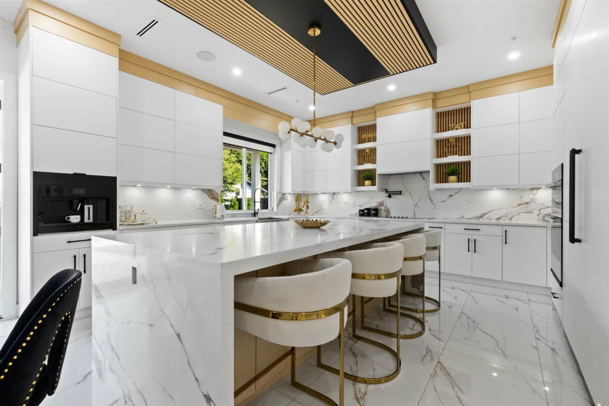 Kitchen Island Photo of 1421 Barberry Drive, Port Coquitlam, BC