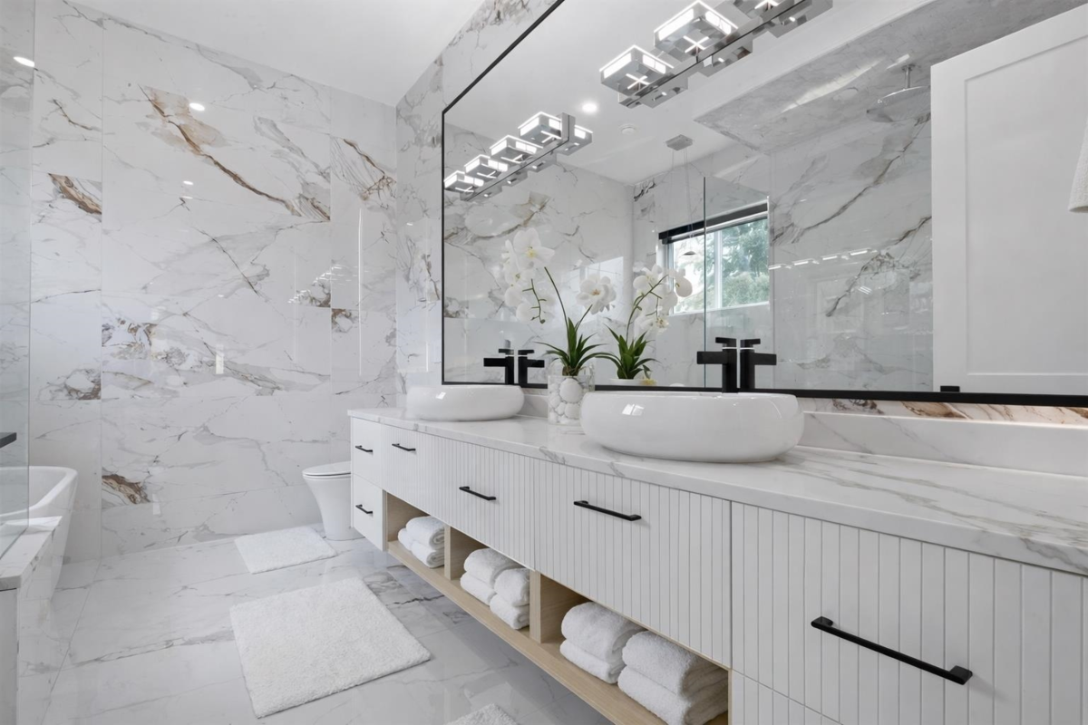 Powder Room Photo of 1421 Barberry Drive, Port Coquitlam, BC