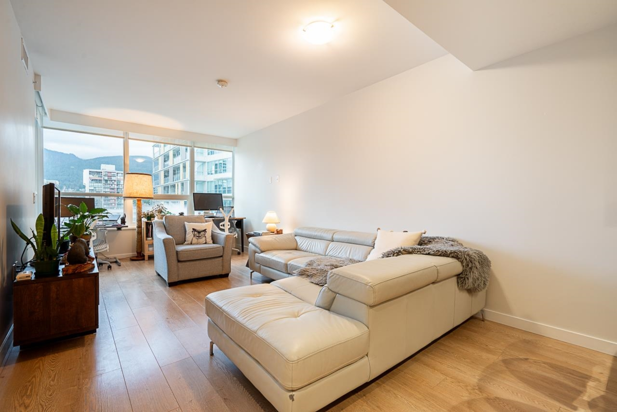 Breakfast Nook Photo of 701 112 E 13th Street, North Vancouver, BC