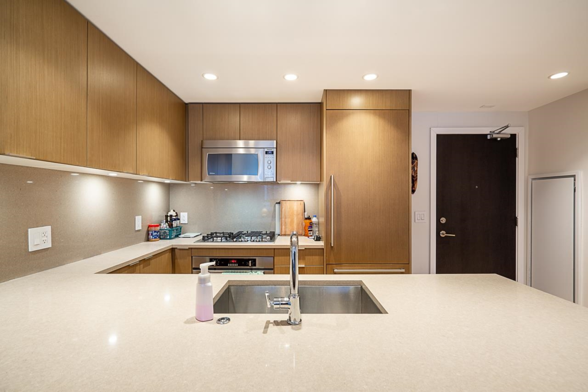 Dining Area Photo of 701 112 E 13th Street, North Vancouver, BC