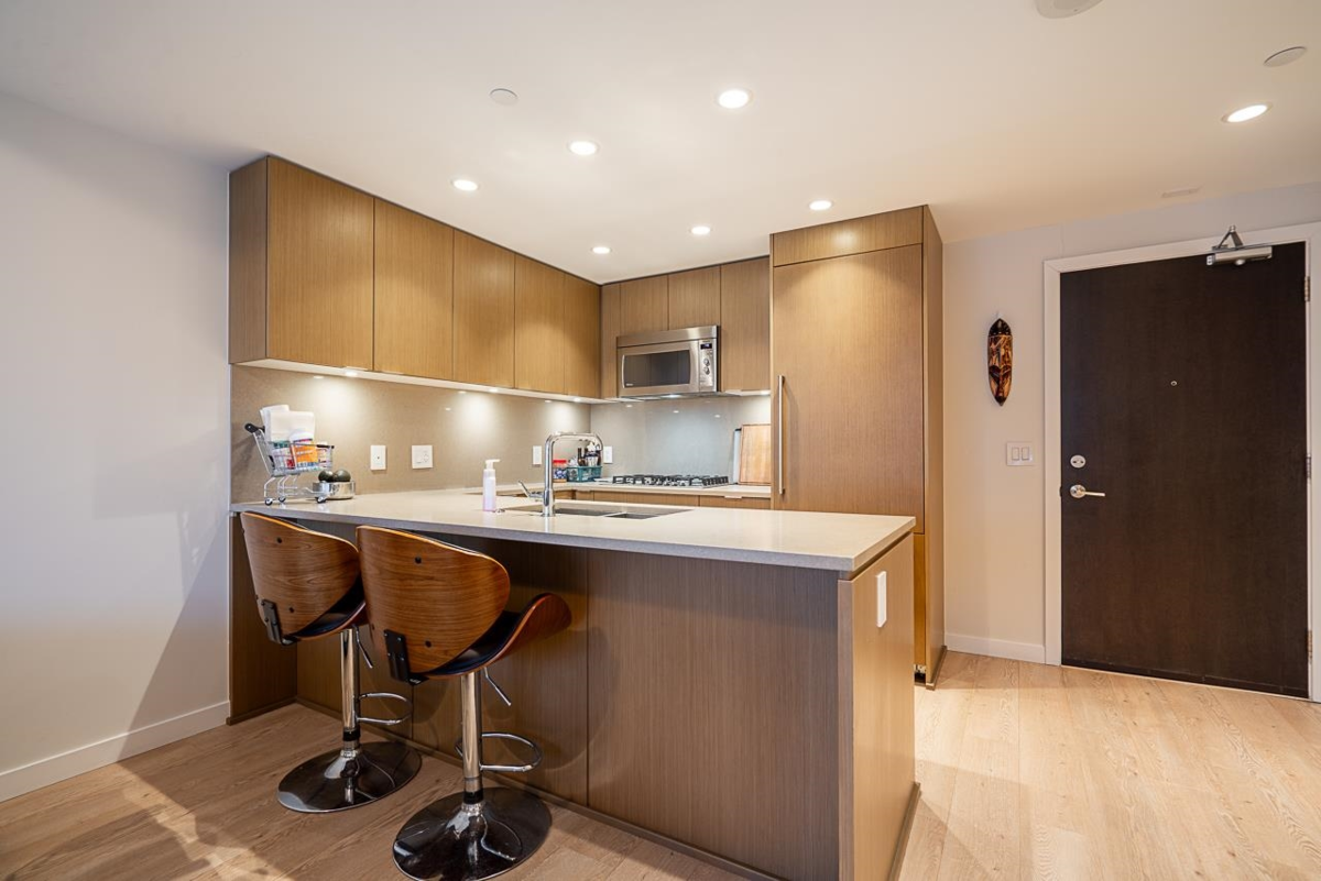 Living Room Photo of 701 112 E 13th Street, North Vancouver, BC