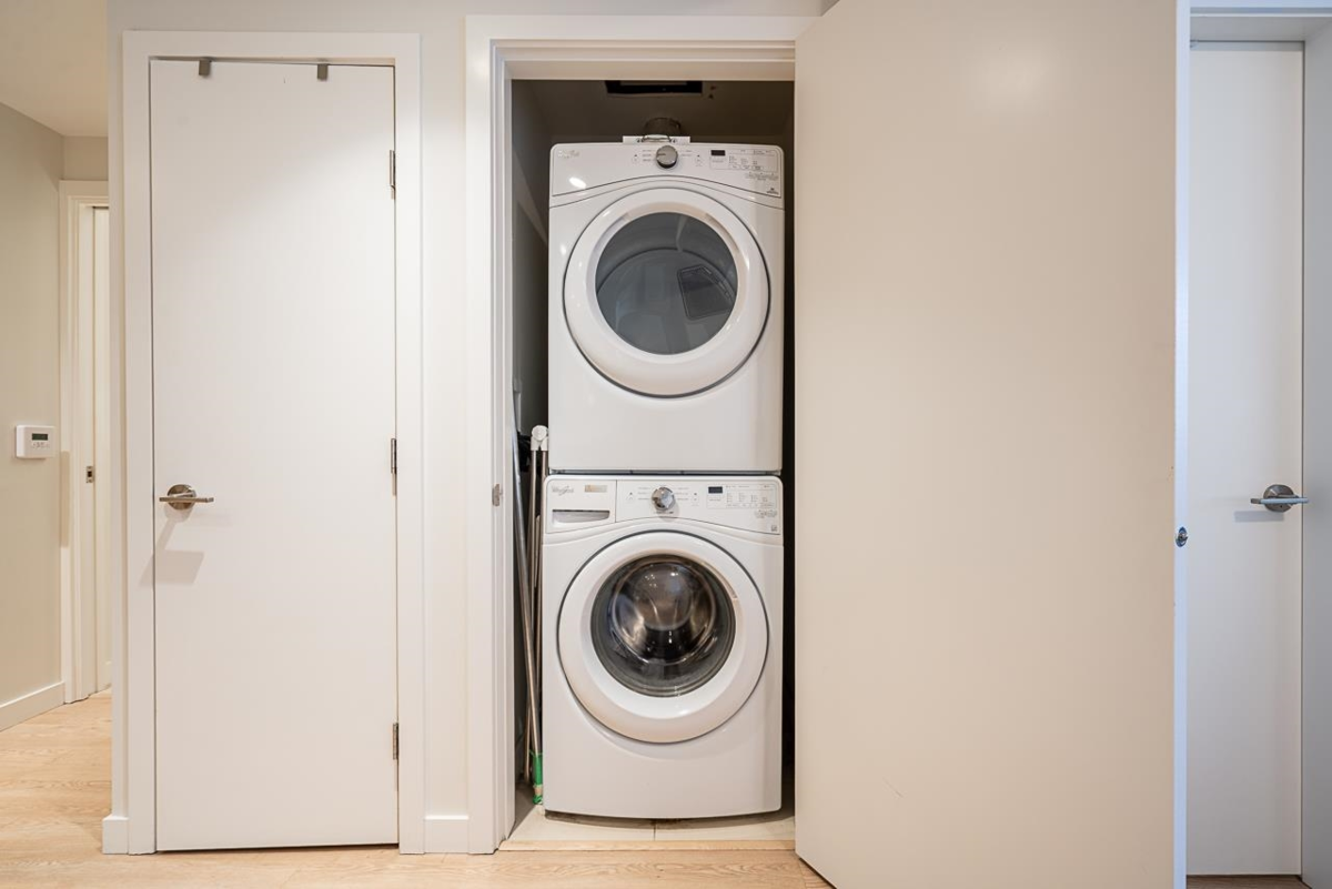 Loft / Bonus Room Photo of 701 112 E 13th Street, North Vancouver, BC