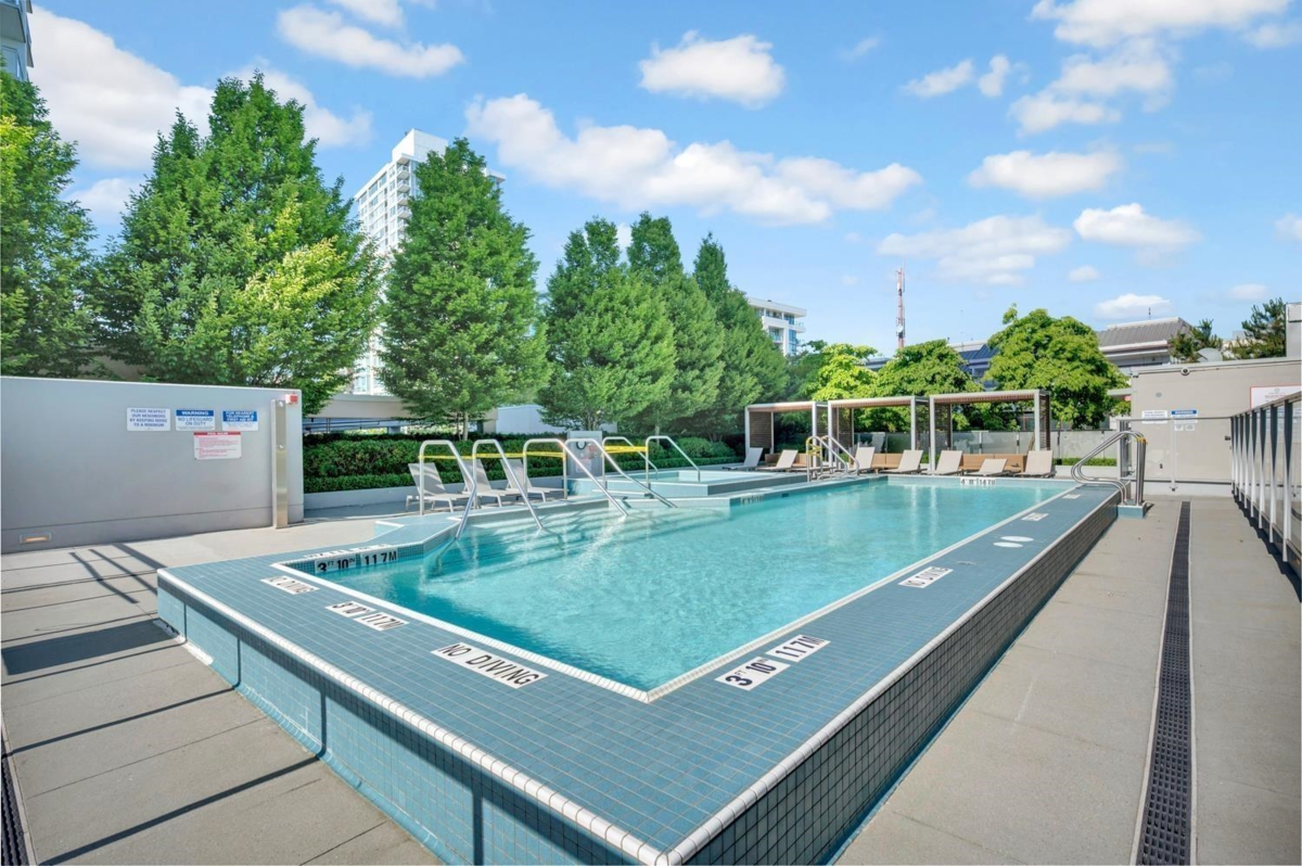 Outdoor Kitchen Photo of 701 112 E 13th Street, North Vancouver, BC
