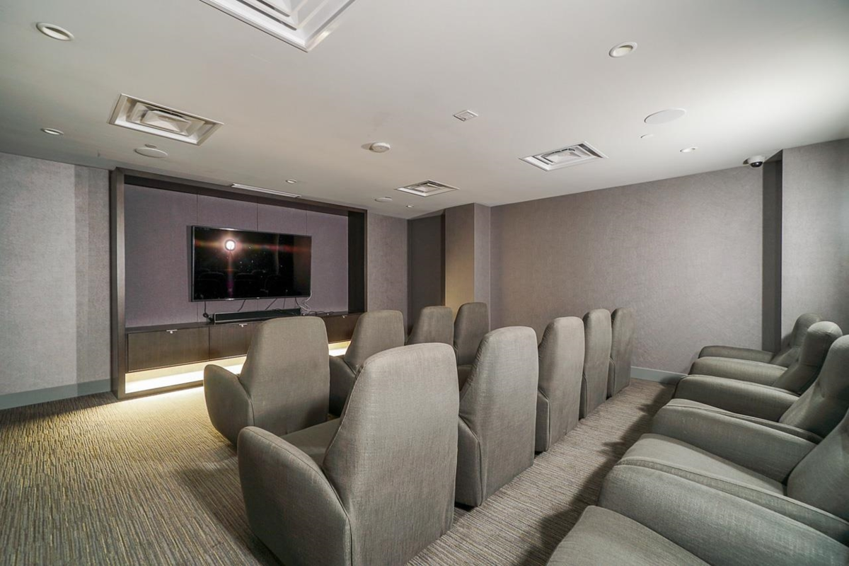 Outdoor Patio Photo of 701 112 E 13th Street, North Vancouver, BC