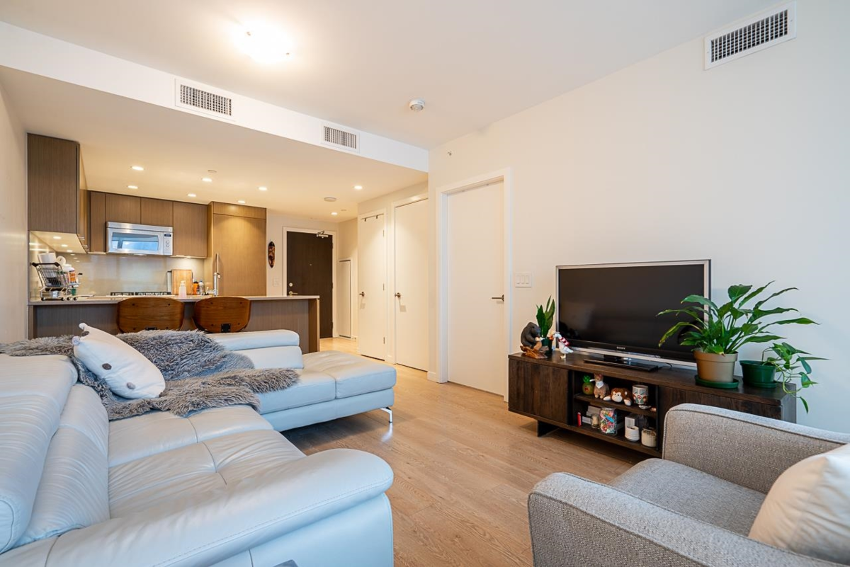 Primary Bedroom Photo of 701 112 E 13th Street, North Vancouver, BC