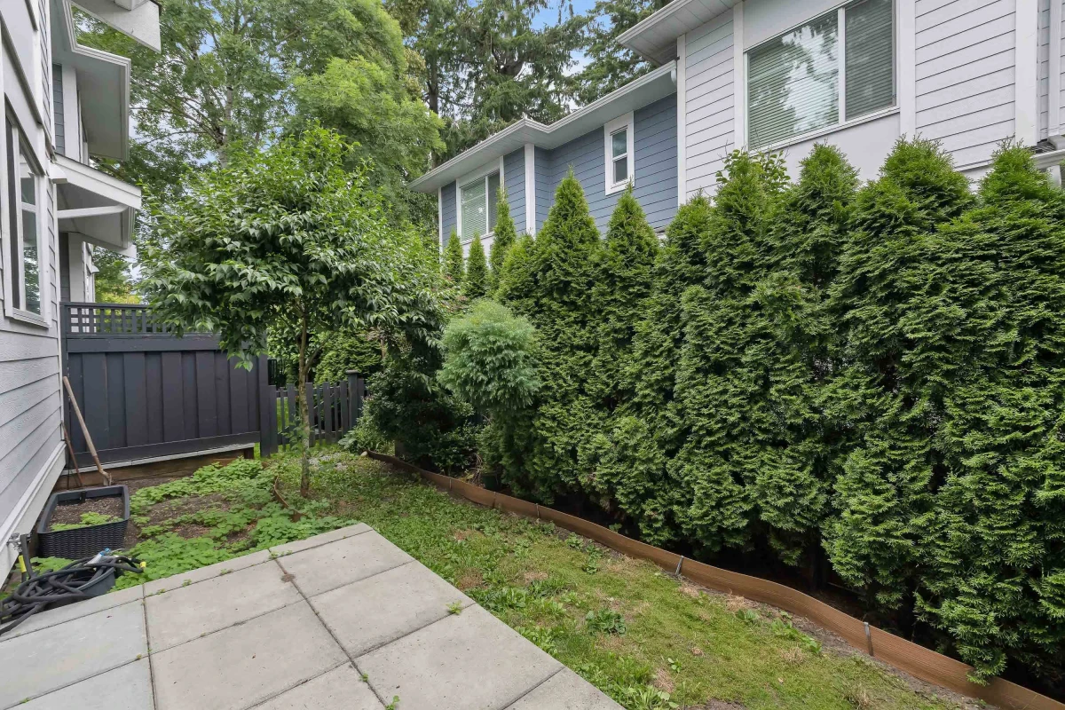 Front Yard Photo of 9 2328 167a Street, Surrey, BC