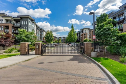 407 20068 Fraser Highway, Langley, BC, Langley — Apartment/Condo for sale