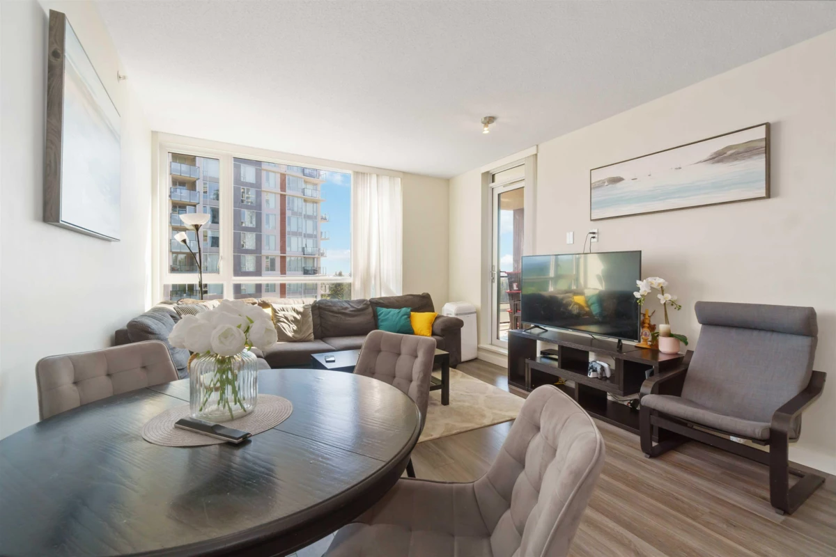 Kitchen Photo of 1502 3096 Windsor Gate, Coquitlam, BC