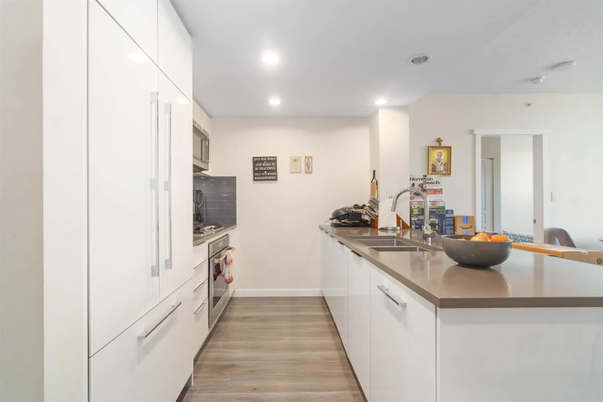 Primary Bathroom Photo of 1502 3096 Windsor Gate, Coquitlam, BC