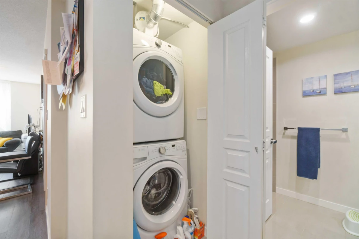 Walk-In Closet Photo of 1502 3096 Windsor Gate, Coquitlam, BC