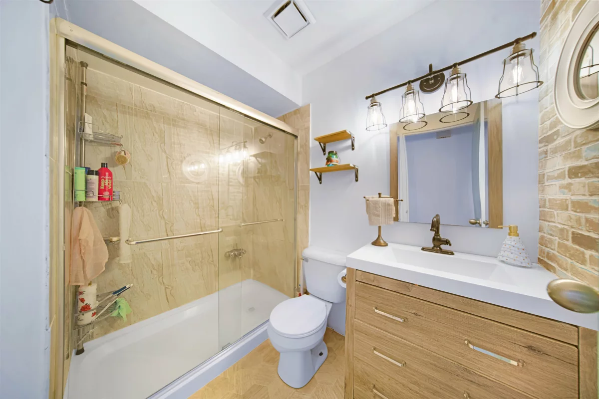 Entry Foyer Photo of 2306 10620 150 Street, Surrey, BC