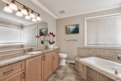 Powder Room Photo of 3782 Lonsdale Avenue, North Vancouver, BC