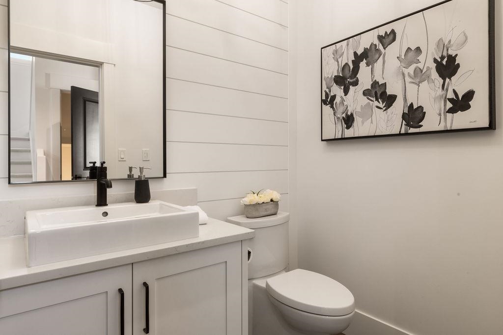 Bedroom 2 Photo of 338 W 24th Street, North Vancouver, BC