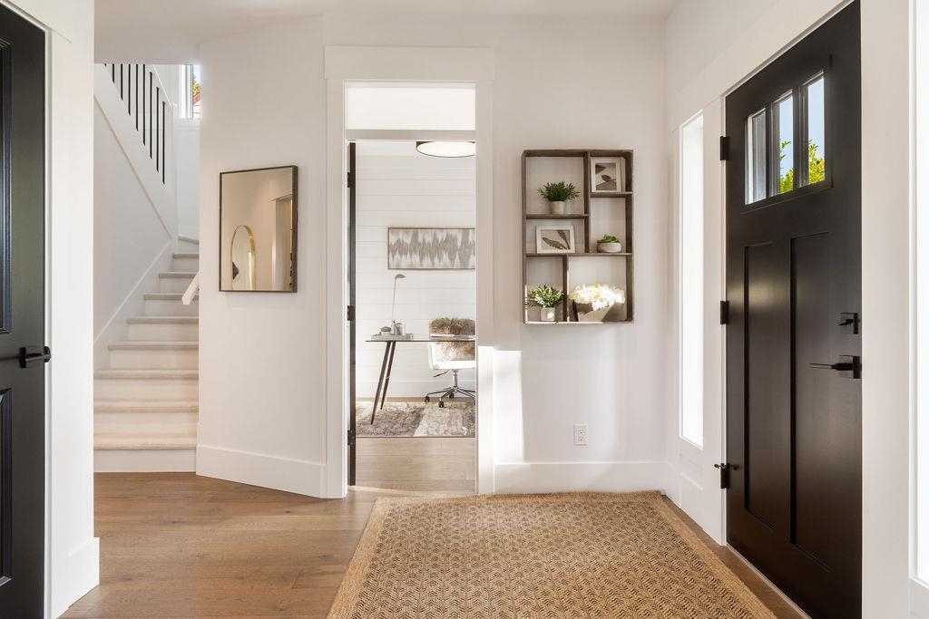 Primary Bathroom Photo of 338 W 24th Street, North Vancouver, BC