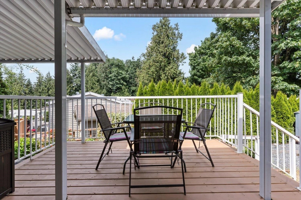 Entry Foyer Photo of 30 2035 Martens Street, Abbotsford, BC