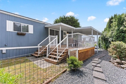 Laundry Room Photo of 30 2035 Martens Street, Abbotsford, BC