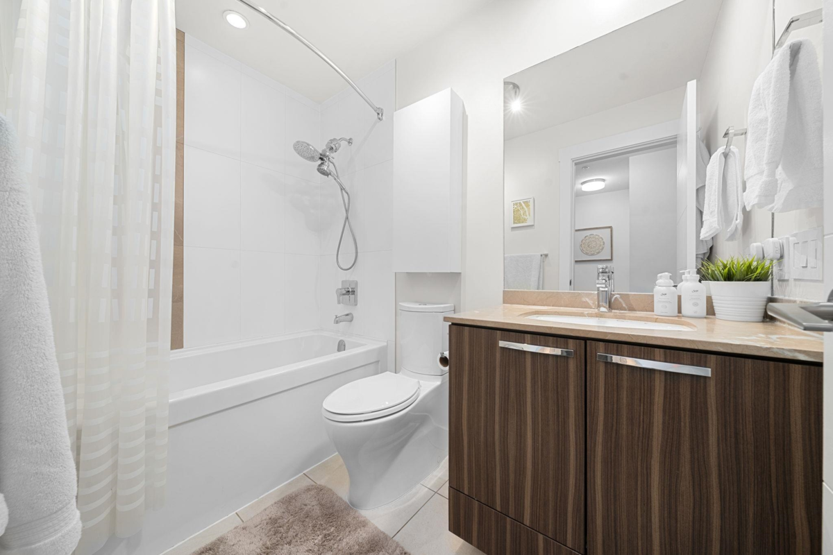 Basement Recreation Room Photo of 218 733 W 14th Street, North Vancouver, BC