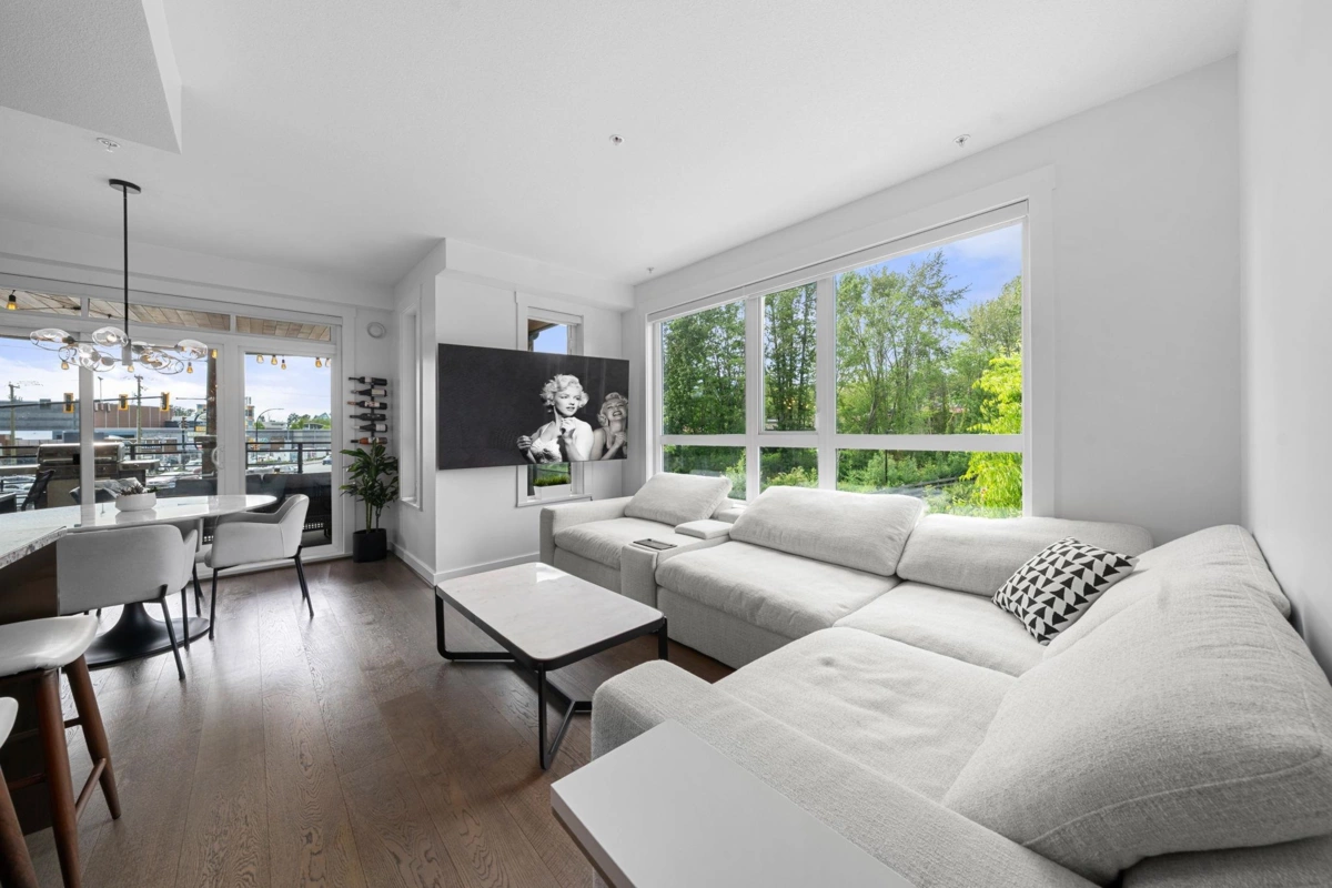 Family Room Photo of 218 733 W 14th Street, North Vancouver, BC