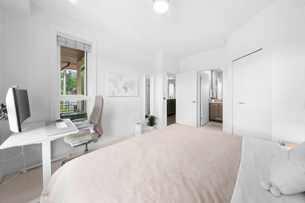 Powder Room Photo of 218 733 W 14th Street, North Vancouver, BC