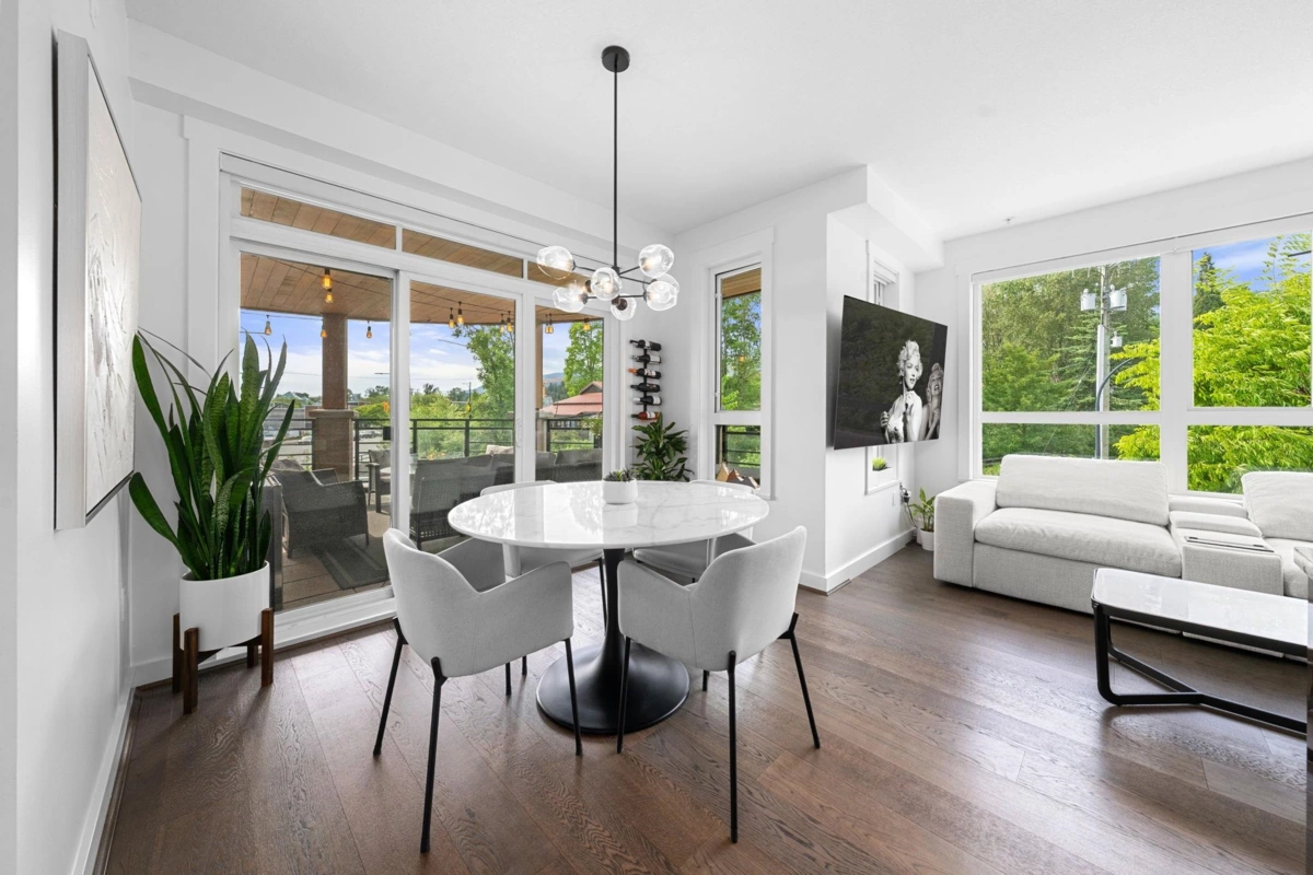 Primary Bathroom Photo of 218 733 W 14th Street, North Vancouver, BC