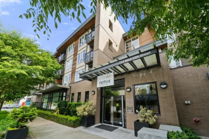 218 733 W 14th Street, North Vancouver, BC, North Vancouver — Apartment/Condo for sale
