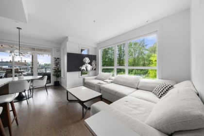 218 733 W 14th Street, North Vancouver, BC, North Vancouver — Apartment/Condo for sale