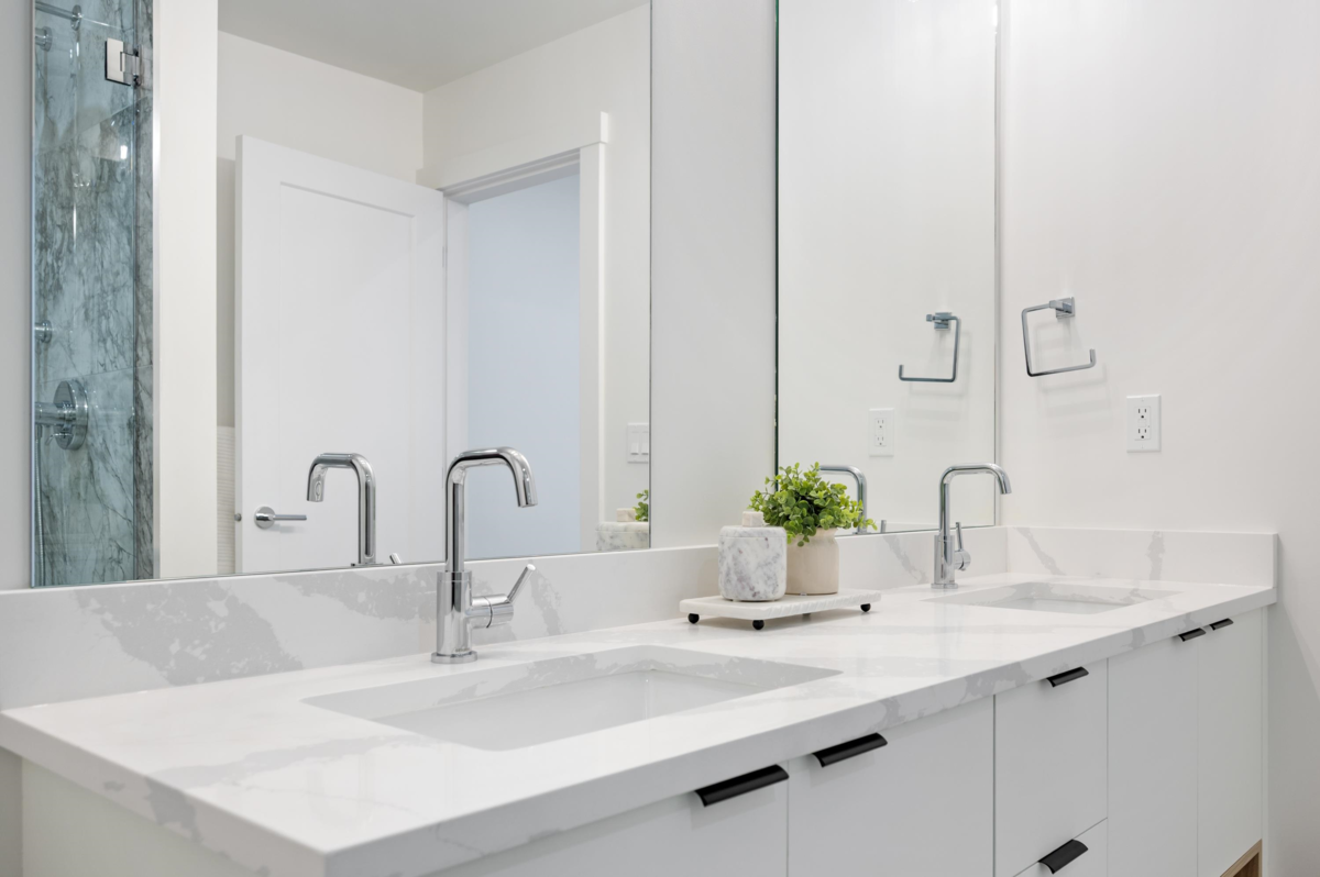 Laundry Room Photo of 3 5993 143 Street, Surrey, BC