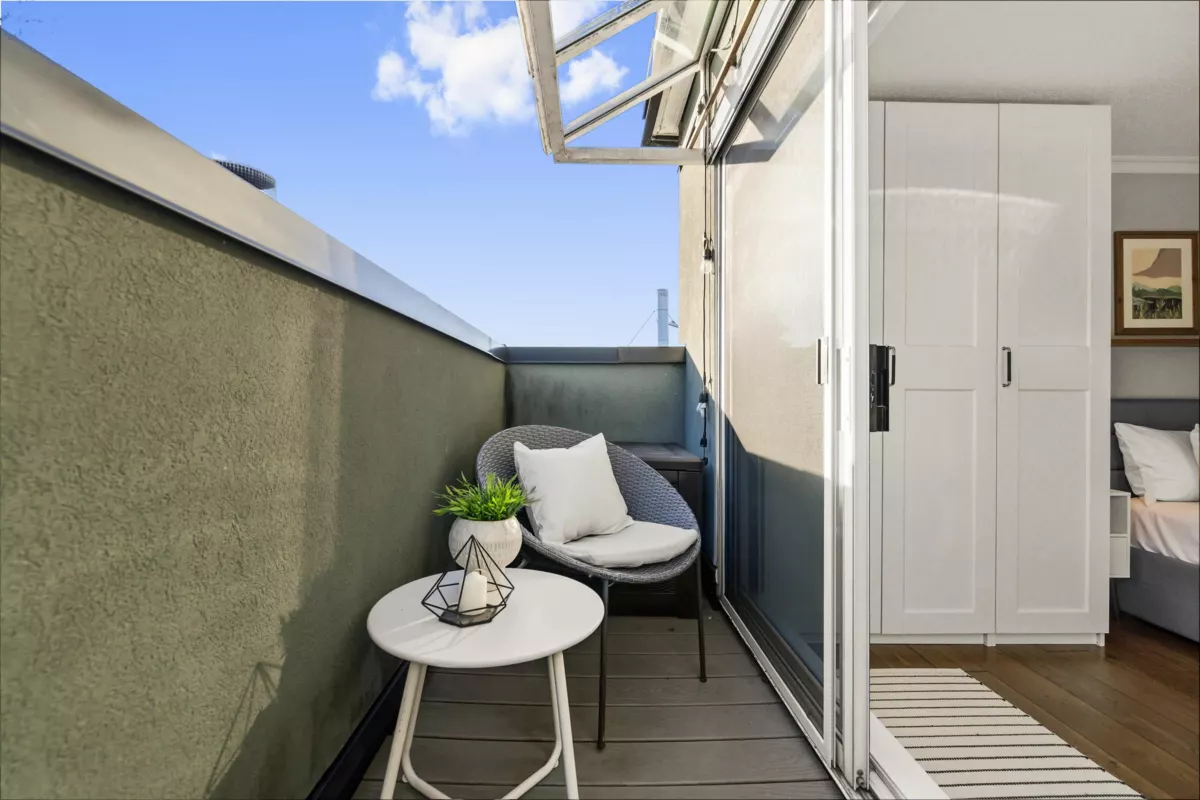 Backyard Photo of 401 1925 W 2nd Avenue, Vancouver, BC