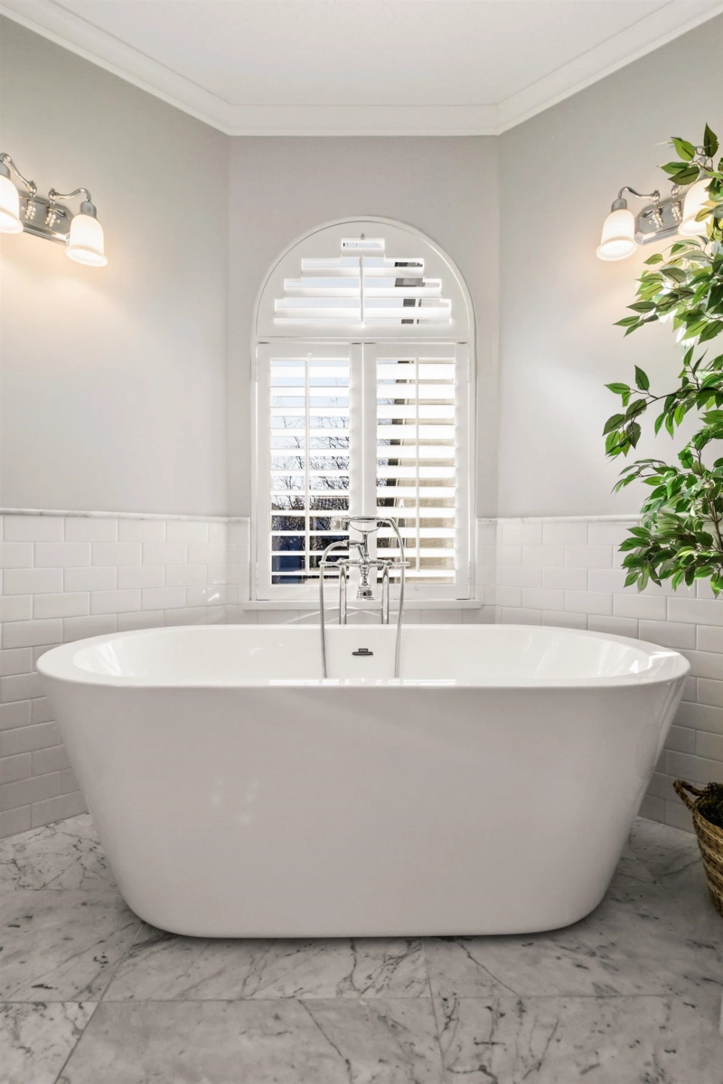 Basement Recreation Room Photo of 401 1925 W 2nd Avenue, Vancouver, BC