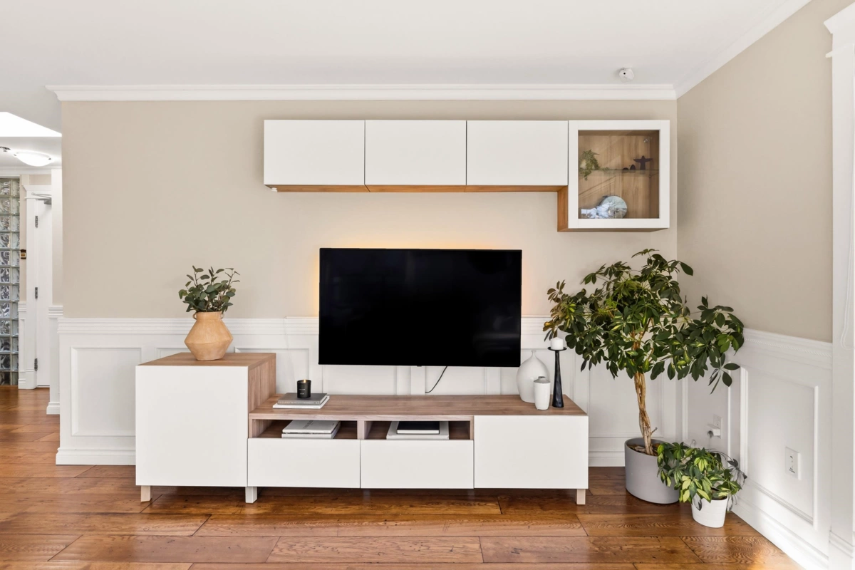 Kitchen Island Photo of 401 1925 W 2nd Avenue, Vancouver, BC