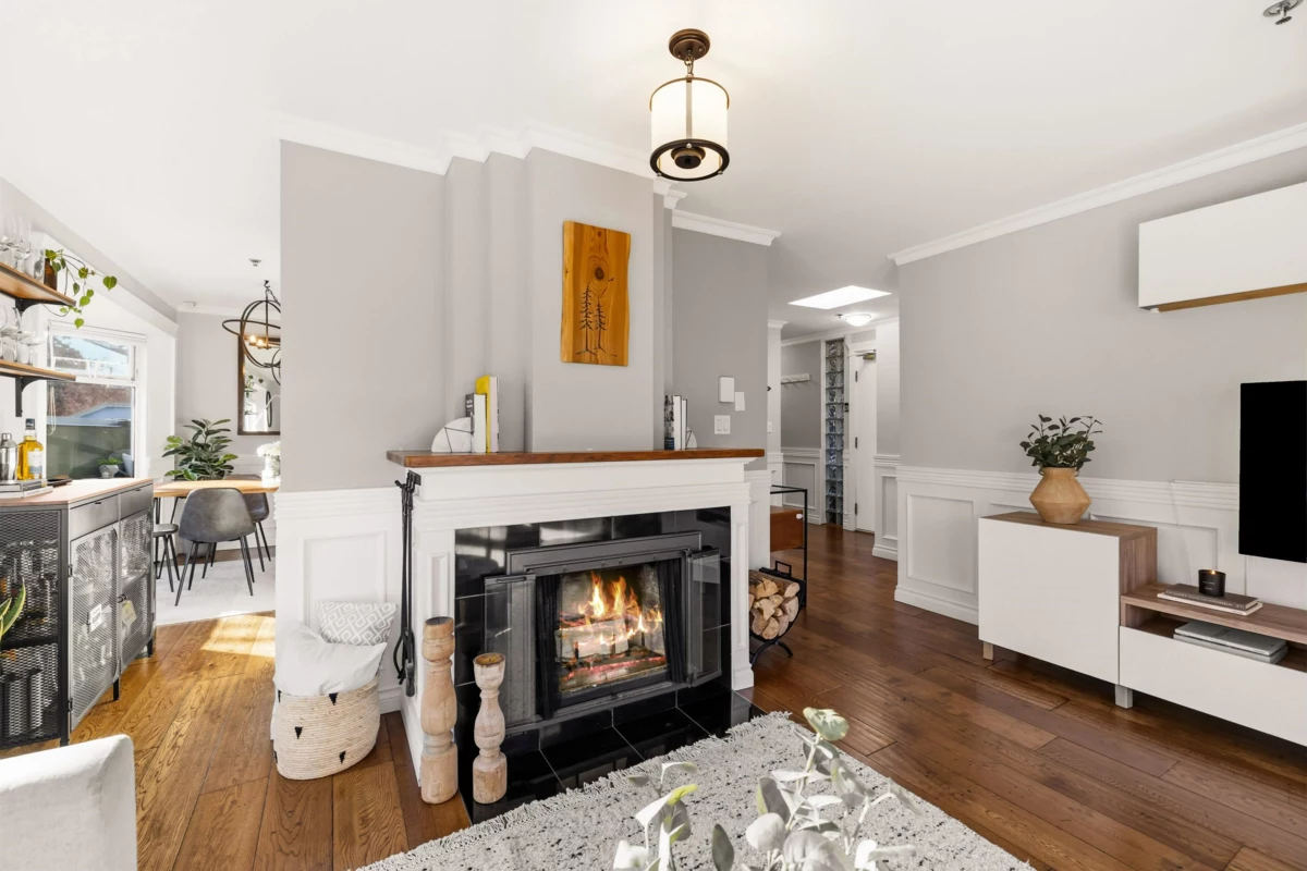 Kitchen Photo of 401 1925 W 2nd Avenue, Vancouver, BC