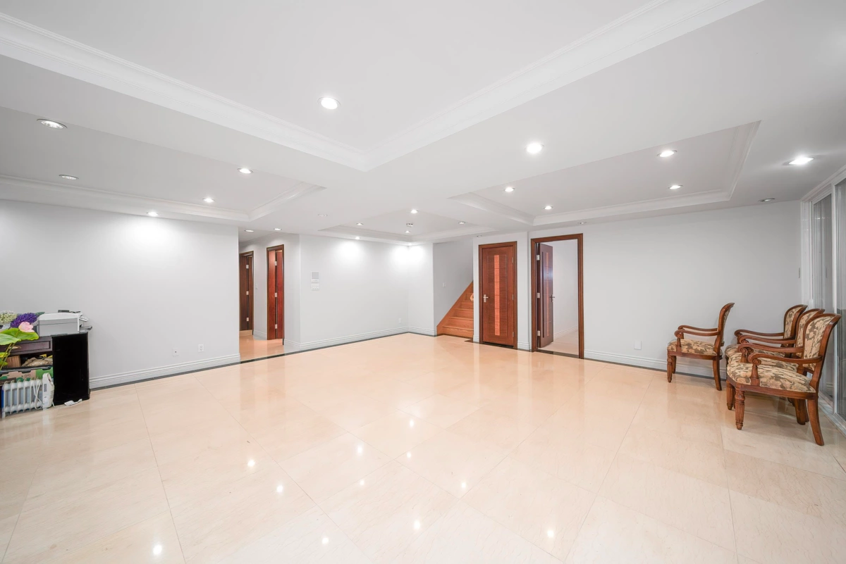 Entry Foyer Photo of 7353 Union Street, Burnaby, BC