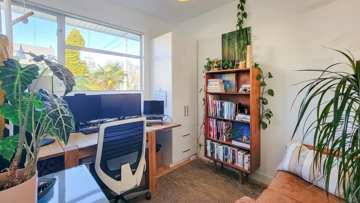 Bedroom 3 Photo of 990 E 13th Avenue, Vancouver, BC