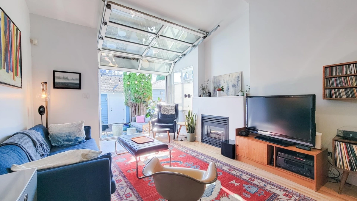 Family Room Photo of 990 E 13th Avenue, Vancouver, BC