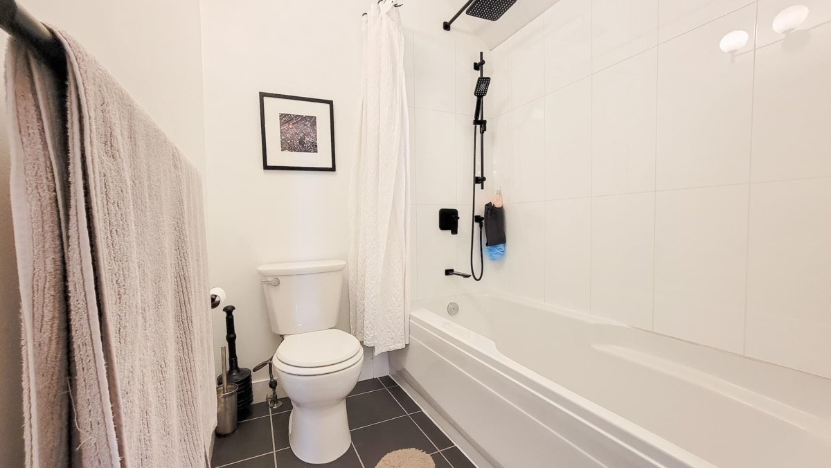 Garage Interior Photo of 990 E 13th Avenue, Vancouver, BC